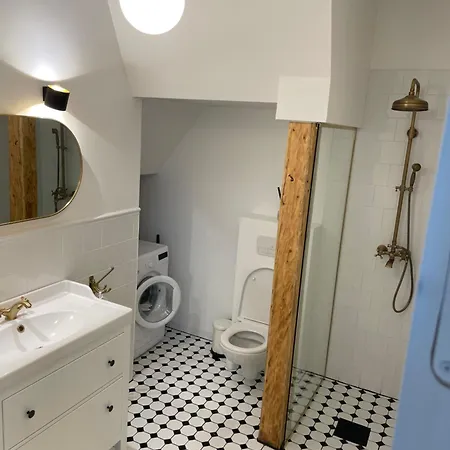 Cozy Near Centre And Sea Apartment *